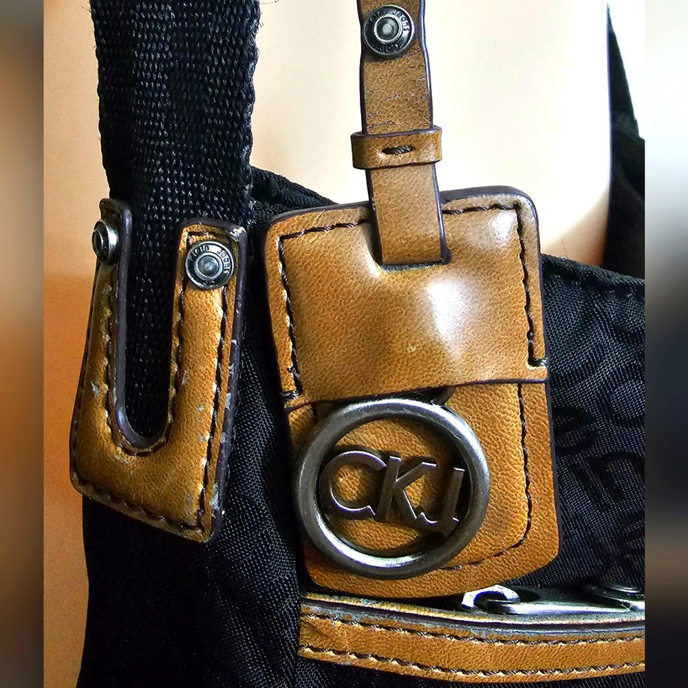 Calvin Klein jeans bag - Picture 2 of 5